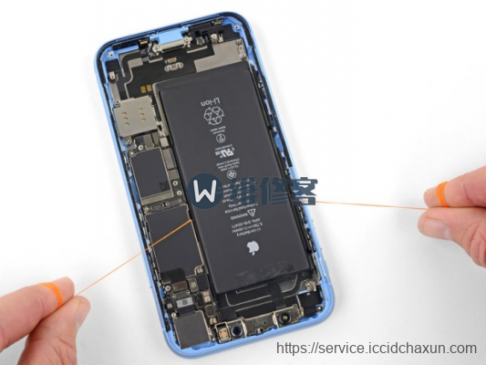 手机维修网图文详解iPhone XR电池更换步骤