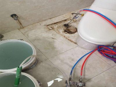 郑州正规防水补漏公司/卫生间防水漏水维修/随约随到