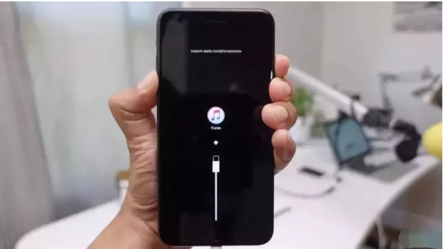 长春苹果维修点教你iPhone 6手机黑屏无法开机怎么解决？