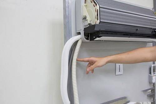 自己清洗壁挂式空调需要注意什么  壁挂式空调如何在家自己清洗