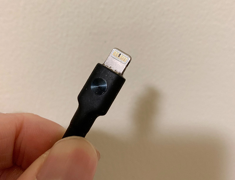 秦皇岛苹果维修点告诉你是为什么你的苹果数据线充不进去电？