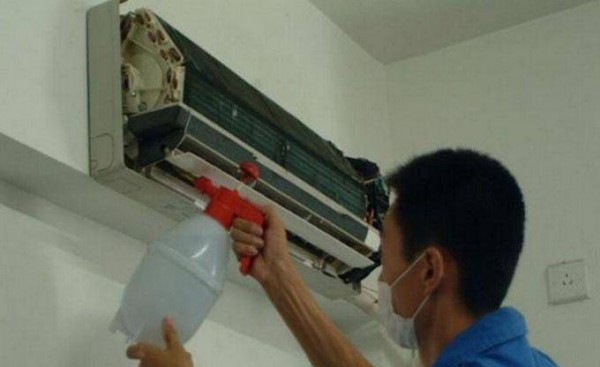 空调有异味是什么原因 空调有异味解决方法