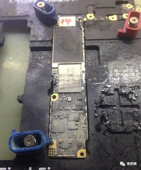 苹果维修案例分享：iPhone6开机短路，手机触屏失灵故障维修