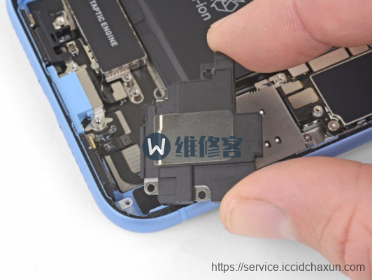 手机维修网图文详解iPhone XR电池更换步骤