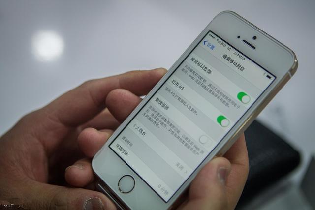 旧iPhone性能降低很卡怎么办？这样做还可以再用三年 - 维修文章 