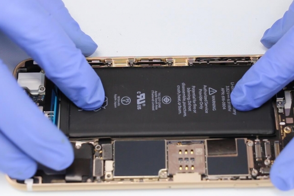 苹果维修网分享iPhone6苹果手机换电池技巧