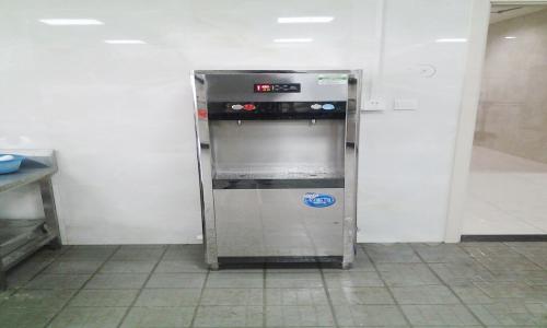 开水器不进水