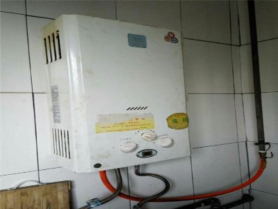 贵阳美的热水器维修电话