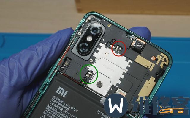 小米MIX3屏幕坏了北京小米售后更换屏幕需要多少钱？