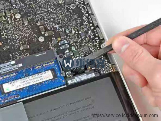 广州苹果电脑MacBook Pro 13更换电池图文教程详解