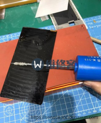 上海手机维修为您分享小米mix2陶瓷版手机屏幕换屏维修过程