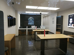 南京华为手机维修点：南京六合东泰花园店