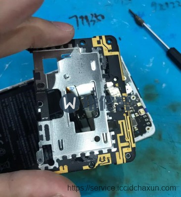 上海手机维修为您分享小米mix2陶瓷版手机屏幕换屏维修过程