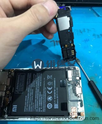 上海手机维修为您分享小米mix2陶瓷版手机屏幕换屏维修过程