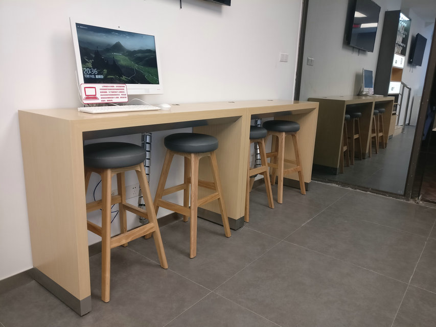 东莞华为维修点：东莞松山湖工业北二路店