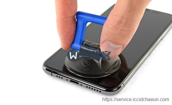 青岛苹果手机维修点分享iPhone XS手机换电池维修教程