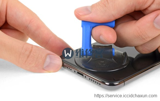 青岛苹果手机维修点分享iPhone XS手机换电池维修教程