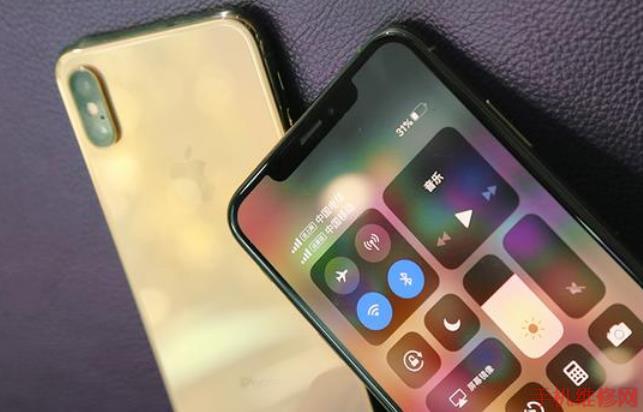 郑州苹果维修点教你iPhone XS Max怎么插SIM卡？