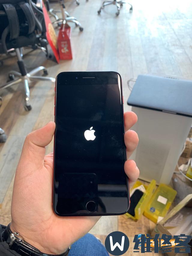 杭州苹果手机维修点分享iPhone 8Plus手机碎屏维修流程