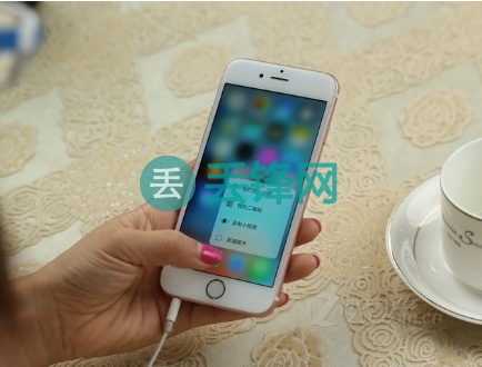 福州苹果维修点解答iPhone6S进水黑屏如何处理？官方还保修吗?