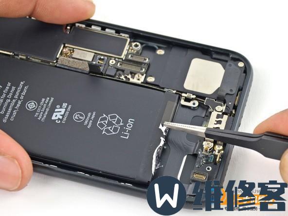 成都iPhone维修点讲解iPhone 7电池更换流程及注意事项