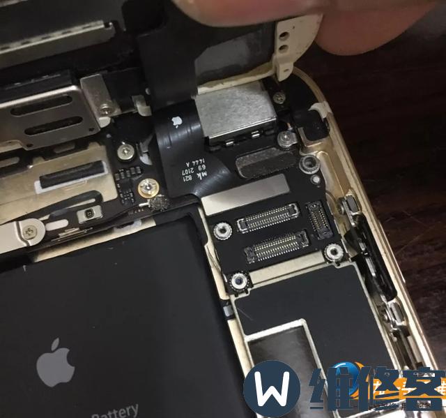 iPhone7手机屏幕怎么拆?南京iPhone维修点分享苹果换屏维修教程