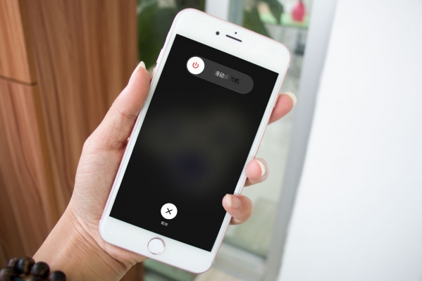 手机维修教程之：更换iPhone6S Plus Home键【图文教程】