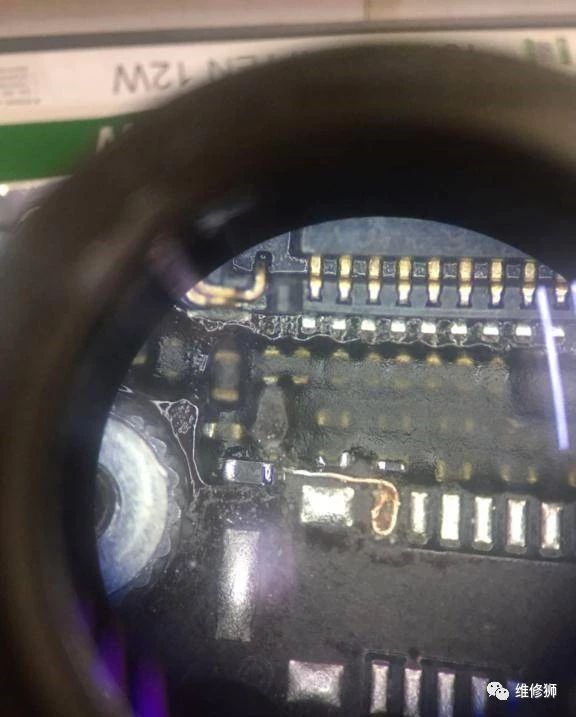 iPhone 6 维修案例分享：手机进水怎么办？有显示无背光故障