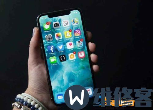 青岛苹果手机维修点教你如何辨别iphoneX原装屏和国产屏的区别！