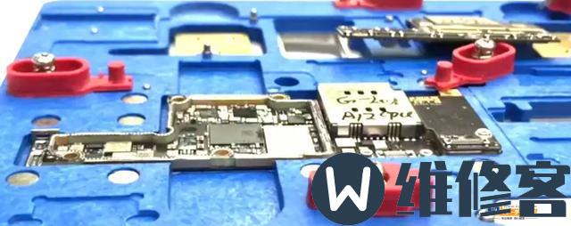 深圳苹果维修点分享iPhoneXS max主板、硬盘、CPU分层深度拆解维修教程
