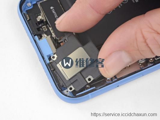 手机维修网图文详解iPhone XR电池更换步骤