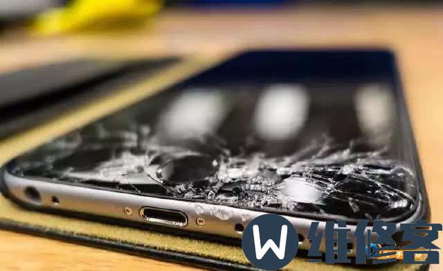深圳哪里换苹果手机后盖？iPhoneXS手机换后盖要多少钱？