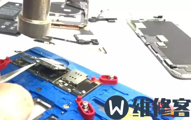 深圳苹果维修点分享iPhoneXS max主板、硬盘、CPU分层深度拆解维修教程