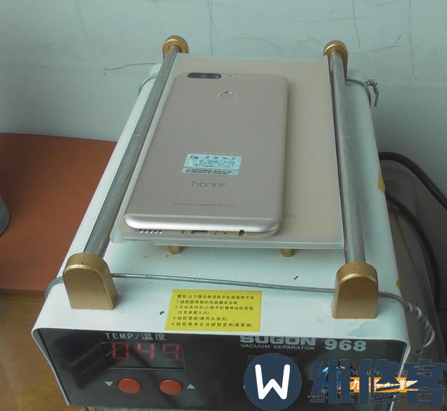 上海华为维修点教你华为荣耀V9手机屏幕碎了怎么维修？