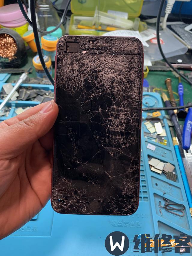 杭州苹果手机维修点分享iPhone 8Plus手机碎屏维修流程