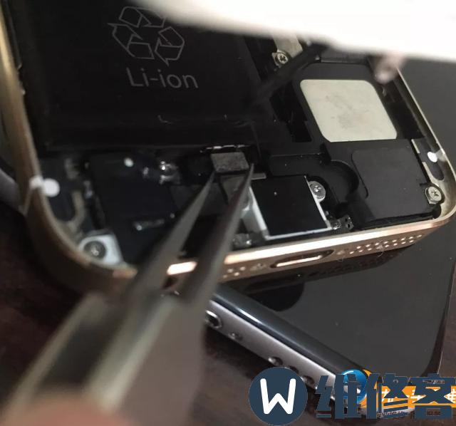 iPhone7手机屏幕怎么拆?南京iPhone维修点分享苹果换屏维修教程
